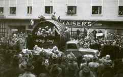 Karneval-in-Dortmund_Rosenmontag-1954_Schuetzenstrasse_Nordstadt_05