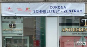 Überall in der Stadt sind Schnelltestzentren entstanden, wo man sich kostenlos auf Corona testen lassen kann. Foto: Alex Völkel