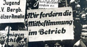 Im Kampf für mehr Mitbestimmung - ein Foto von der Mai-Kundgebung 1947 in Essen (AHGR, Fotoarchiv IGBCE)