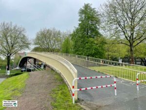 Die Lindemannbrücke ist eine wichtige Verkehrsverbindung. Foto: Alex Völkel