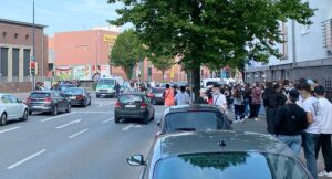 Wegen Störungen des Verkehrs musste die Polizei mehrere Straßen vorübergehend sperren. Foto: David Peters