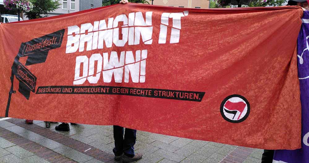 Auf dem Wilhelmplatz fand eine Antifa-Kundgebung statt - als Retourkutsche hatten Nazis zeitgleich für die Nordstadt angemeldet. Foto: AA170