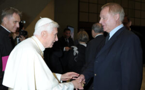 Heinz Fennekold bei der Papstaudienz 2012 in Rom. Foto: Vatikan