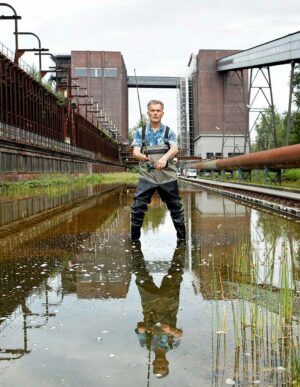 Andreas Ksienzyk in „Nachdem der Himmel glühte“. Foto: Birgit Hupfeld