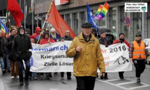 Willi Hoffmeister gehört seit Jahrzehnten zu den Organisatoren des Ostermarschs. Archivfoto: Alex Völkel