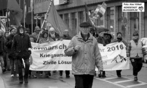 Willi Hoffmeister gehörte seit Jahrzehnten zu den Organisatoren des Ostermarschs. Archivfoto: Alex Völkel