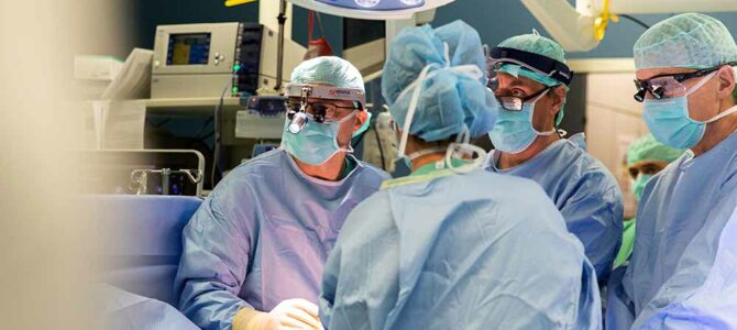 Das Team um Prof. Albert rettete ihm damals in letzter Sekunde das Leben. Foto: Klinikum Dortmund