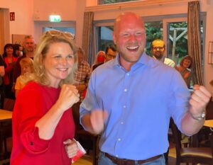 Sabine Poschmann und Jens Peick haben ihre Tickets nach Berlin gelöst und ziehen in den Bundestag ein.