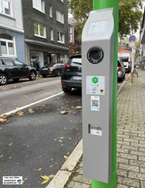 Um klimaneutral zu werden, braucht es auch im Verkehr neue Wege. Ein Umstieg auf grünen Strom ist ein Weg.