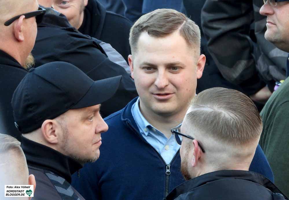 Sven Skoda und Michael Brück beim Neonazi-Trauermarsch zum Abschied von Siegfried Borchardt.