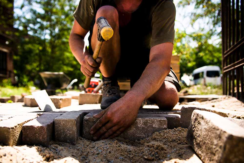 An die Beschäftigten appelliert die Gewerkschaft, auf einer tariflichen Bezahlung zu bestehen.