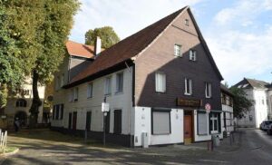 Trauffassade mit Haupteingang am Giebel - Heimathaus am Widum