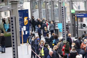 Großes Interesse besteht an der neuen Impfstelle in der Berswordthalle - wo man ohne Termin zur Impfung kommen kann.