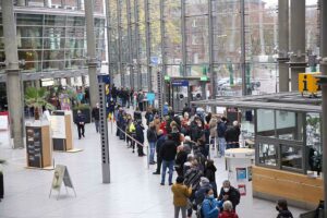 Großes Interesse besteht an der neuen Impfstelle in der Berswordthalle - wo man ohne Termin zur Impfung kommen kann.