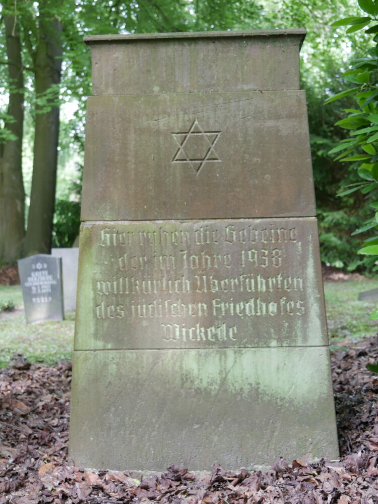 Gedenkstein auf dem Hauptfriedhof, Rennweg