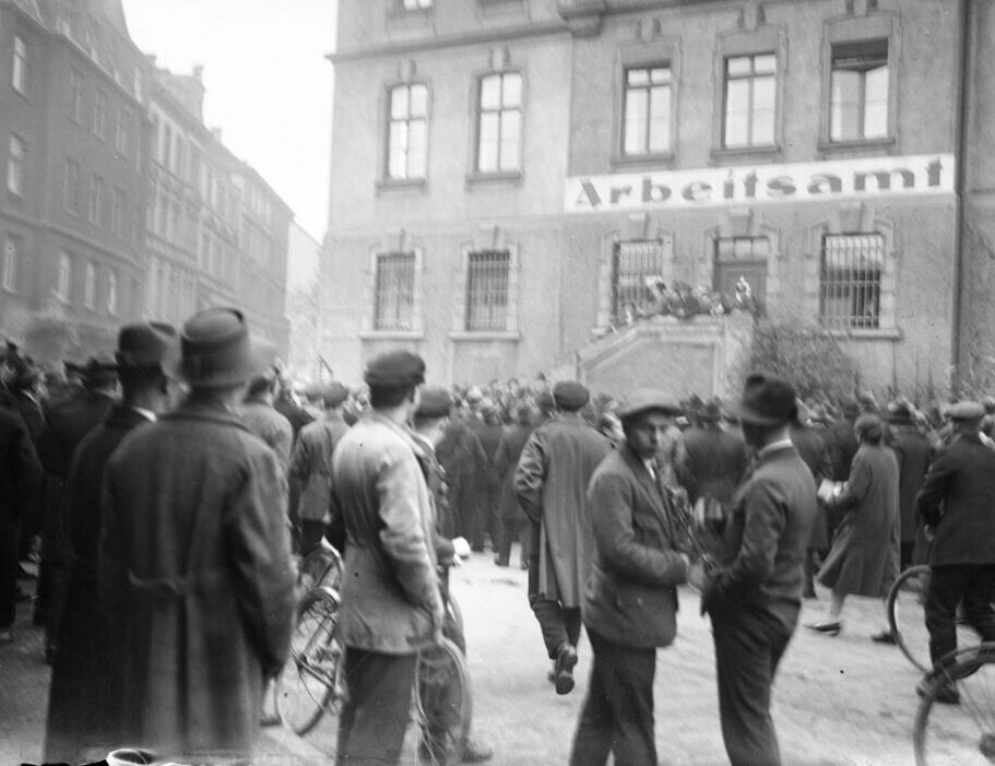 In die alte Herberge zur Heimat an der Kapellenstraße zog später das Arbeitsamt ein (Stadtarchiv Dortmund, Bestand 502-37)