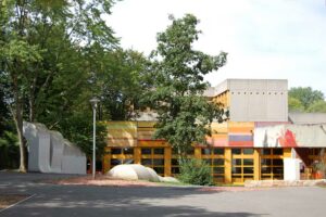 Die Johann Gutenberg Realschule in Dortmund-Hörde soll in eine vierzügige Gesamtschule umgewandelt werden. Der Betriebsbeginn könnte hier voraussichtlich zum Schuljahr 2023/24 starten.