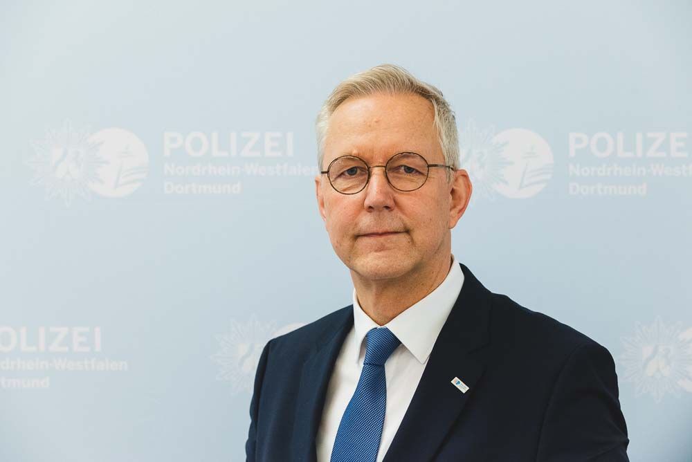 Deutsche Polizei führt Rotlicht ein: Autofahrer, seht die Signale! 