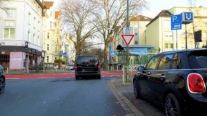 Mit den Fahrradstraßen haben sich auch Vorfahrtsrechte geändert. Das birgt eine große Unfallgefahr.