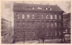 Mädchenmittelschule Dortmund, um 1920 (Slg. Klaus Winter)