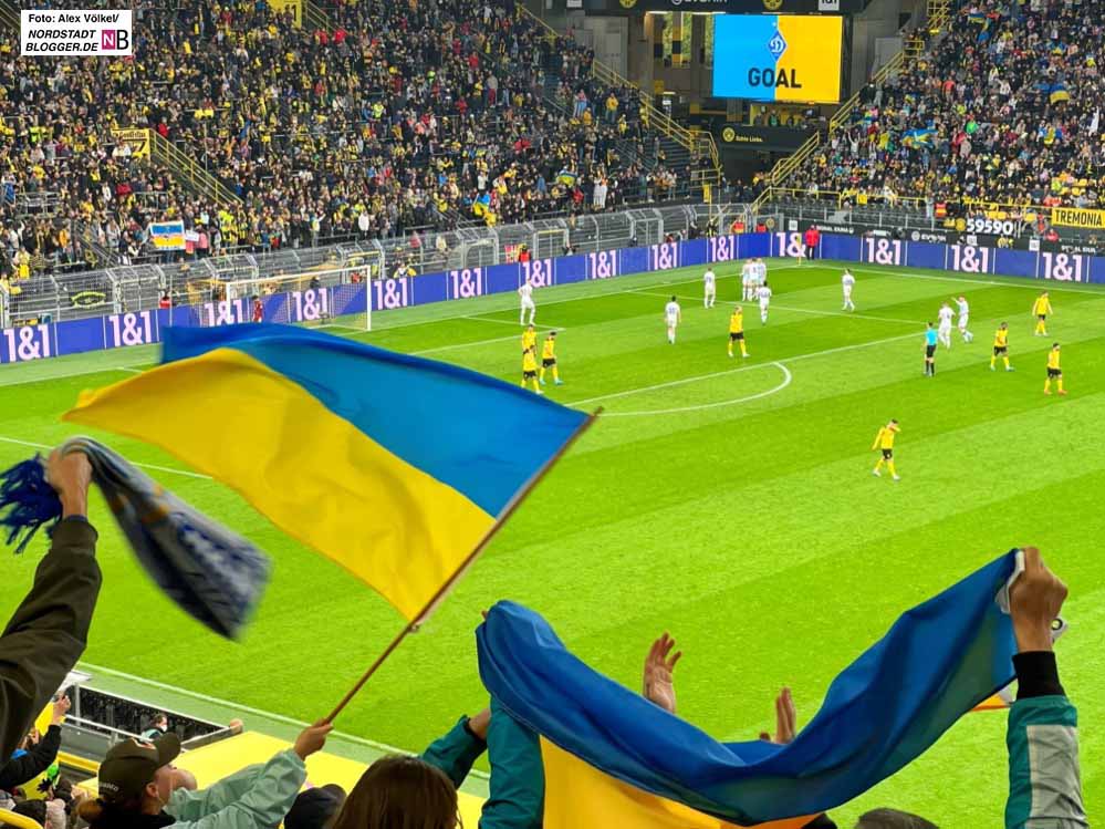 Die Fans aus der Ukraine konnten im Stadion bei Benefizspiel BVB gegen Kiew unbeschwerte Stunden genießen.