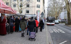 Auch das ist Alltag während der Corona-Pandemie - der Wochenmarkt auf dem Nordmarkt.