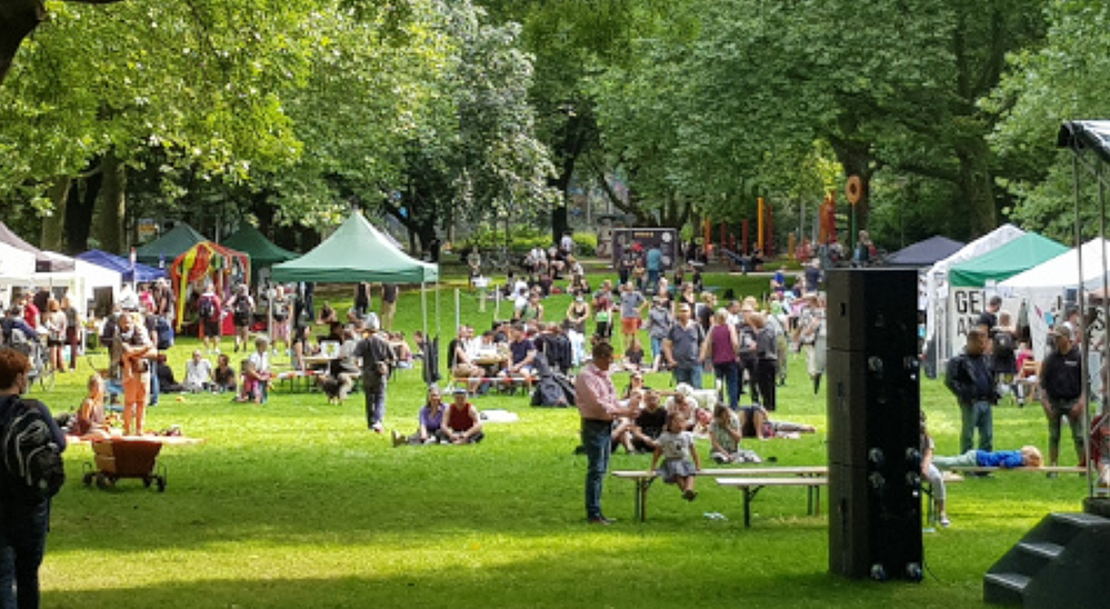 Das anarchistische Parkfest findet zum fünften Mal im Blücherpark in der Nordstadt statt.