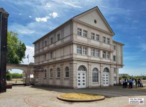 Auf dem Gelände hinter dem Hoesch-Museum wird das Stahlhaus Ende des Jahres stehen.