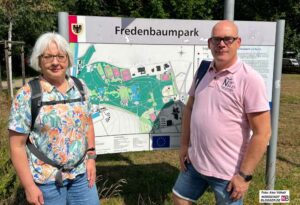 Yolande und Dick van Boven auf Spurensuche in Dortmund - im Fredenbaumpark erinnert heute nichts mehr an das Lager.