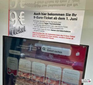 Zumindest noch im August 2022 gibt es hier das 9-Euro-Ticket zu kaufen. Eine Nachfolge-Lösung gibt es noch nicht.