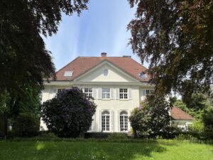 In Großholthausen und Löttringhausen wird zu einem historischen Spaziergang geladen, der mit der Villa Gater und ihrer Geschichte endet.