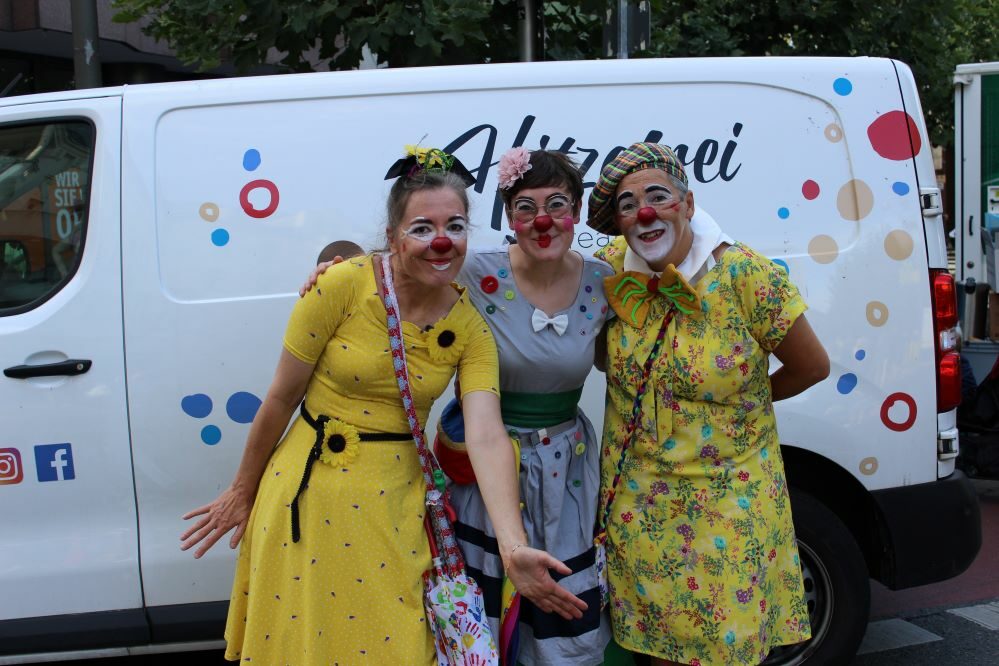 Die Clowninnen von RuuschCado auf dem Still-Leben Borsigplatz