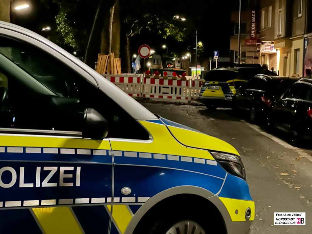 Die Polizei suchte das Umfeld ab und sucht nun auch nach Zeug:innen.