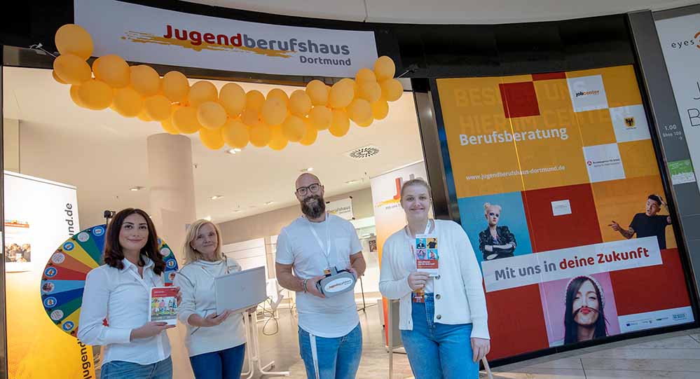 „Jetzt vorbeischauen – ganz ohne Termin!“ lautet die Botschaft im Jugendberufshaus - genauer gesagt im  Aktionsbüro der Berufsberatung in der Thier-Galerie.