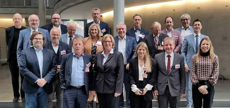 Das Aktionsbündnis traf unter anderem im Bundestag mit Bundestagspräsidentin Bärbel Bas zusammen.