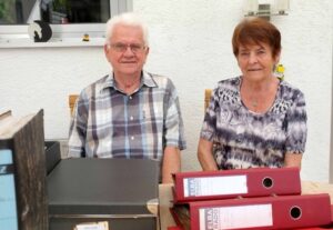 Dieter und Bärbel Reksztat sind der AWO seit Jahrzehnten eng verbunden, leiteten Ortsverein und Begegnungsstätte und hüten heute das Archiv.