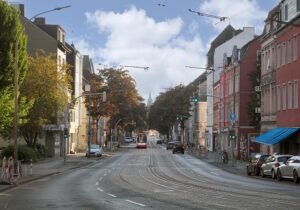 Das Quartier Union West erstreckt sich westlich der Dorstfelder Brücke entlang der Rheinischen Straße. Der jetzt startende Prozess der Stadterneuerung nimmt dieses Gebiet ebenso in den Blick wie das westlich angrenzende Unterdorstfeld. 