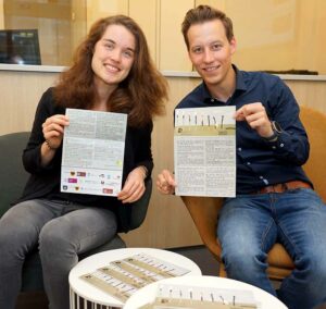 Stefan Kaiser (rechts) und Thale Schmitz (links) haben zusammen mit Pastor Stefan Tausch und Ludgera Stadtbäumer (nicht im Bild) die Veranstaltungsreihe „LEBEN mit – im – trotz TOD“ initiiert. Das Katholische Forum lädt dabei im November zu insgesamt 30 Angeboten zum Thema Tod und Leben ein.