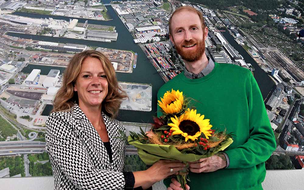Der Aufsichtsratsvorsitzende der Dortmunder Hafen AG, Dr. Jendrik Suck, hieß Bettina Brennenstuhl im neuen Amt willkommen.