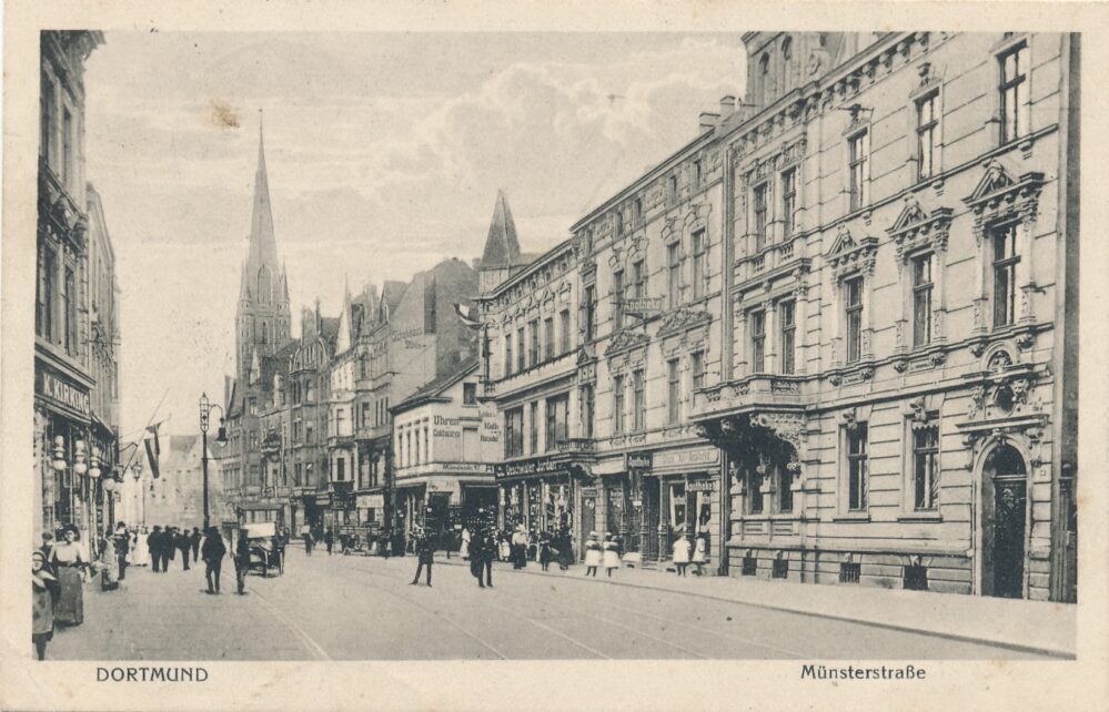 Münsterstraße mit Josephs-Kirchturm um 1915