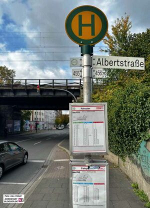 Die Bushaltestelle an der Alberstraße schränkt die Möglichkeiten der Verkehrsplanung ein.