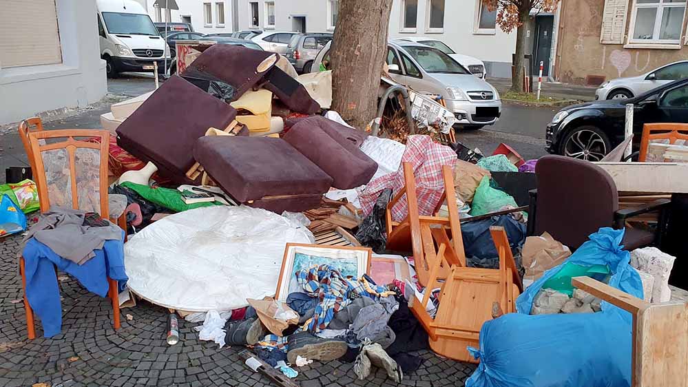 Die Sperrmüll-Ablagerungen waren vielfach verkehrsbehindernd und teils illegal.