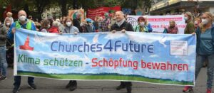 Der Kirchenkreis beim Klimastreik: Die „Wahrung der Schöpfung“ ist das Motiv.