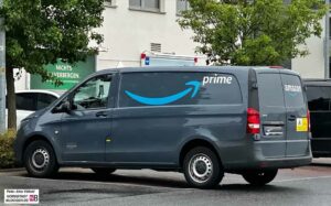 Amazon hat keine eigenen Fahrer:innen - das Geschäft übernehmen Subunternehmen. Diese konkurrieren auch untereinander.