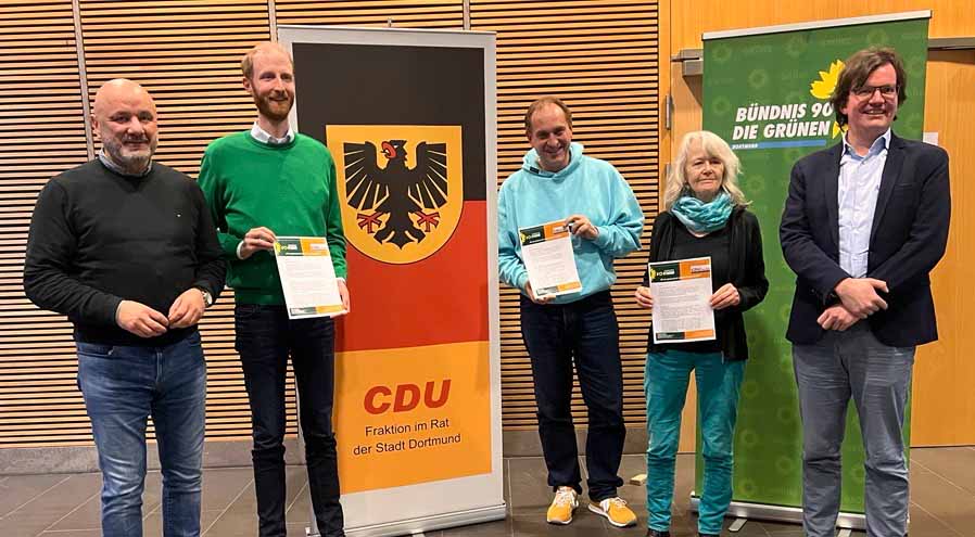 Gemeinsame Haushalts-PK (v.li.): Uwe Waßmann (CDU), Dr. Jendrik Suck (CDU); Sascha Mader (CDU), Ingrid Reuter (Grüne) und Dr. Christoph Neumann (Grüne).