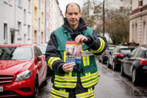 Feuerwehr, Rettungsdienst und EDG appellieren, die Straßen nicht zuzuparken.