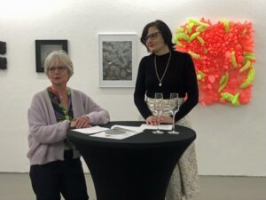 Bürgermeisterin Barbara Brunsing und Hendrikje Spengler eröffneten die Ausstellung. 