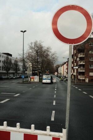 Seit Freitagmorgen um 8 Uhr ist die Leopoldstraße gesperrt, um eine Schussabgabe zu rekonstruieren.