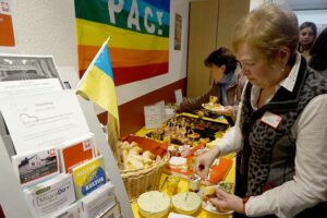Am Jahrestag hatte die Caritas Geflüchtete und Helfer:innen zum Essen in die Anlaufstelle in der Nordstadt eingeladen.