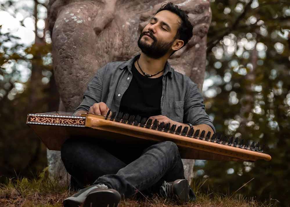 Im Chancen-Café 103 findet ein Harmonielehre-Workshop mit dem deutsch-syrischen Qanun-Spieler Tarik Thabit statt.